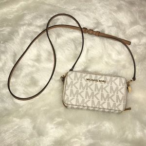 Michael Kors Vanilla/Acrn phone Crossbody